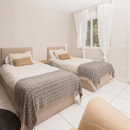 Sueno Grande Gæstehus 4*